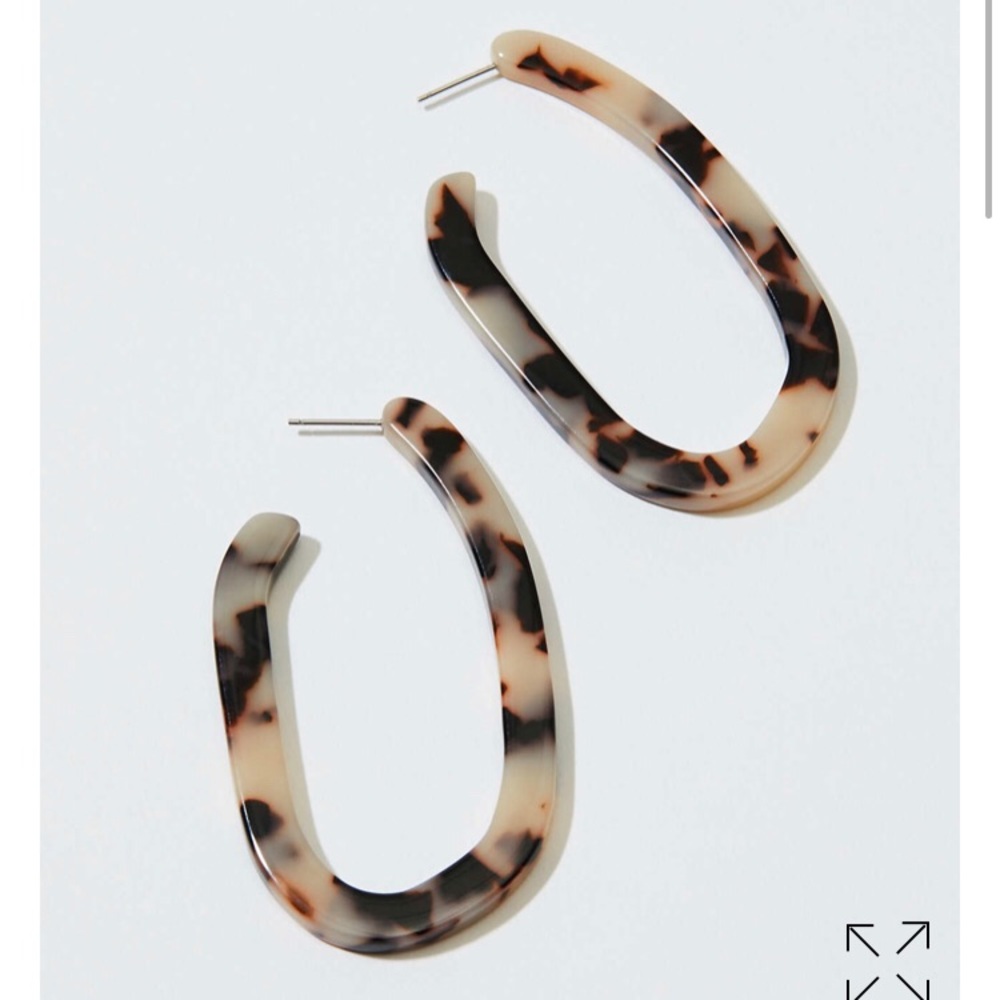 Machete Margot Tortoise Lucite Open Hoop Earrings